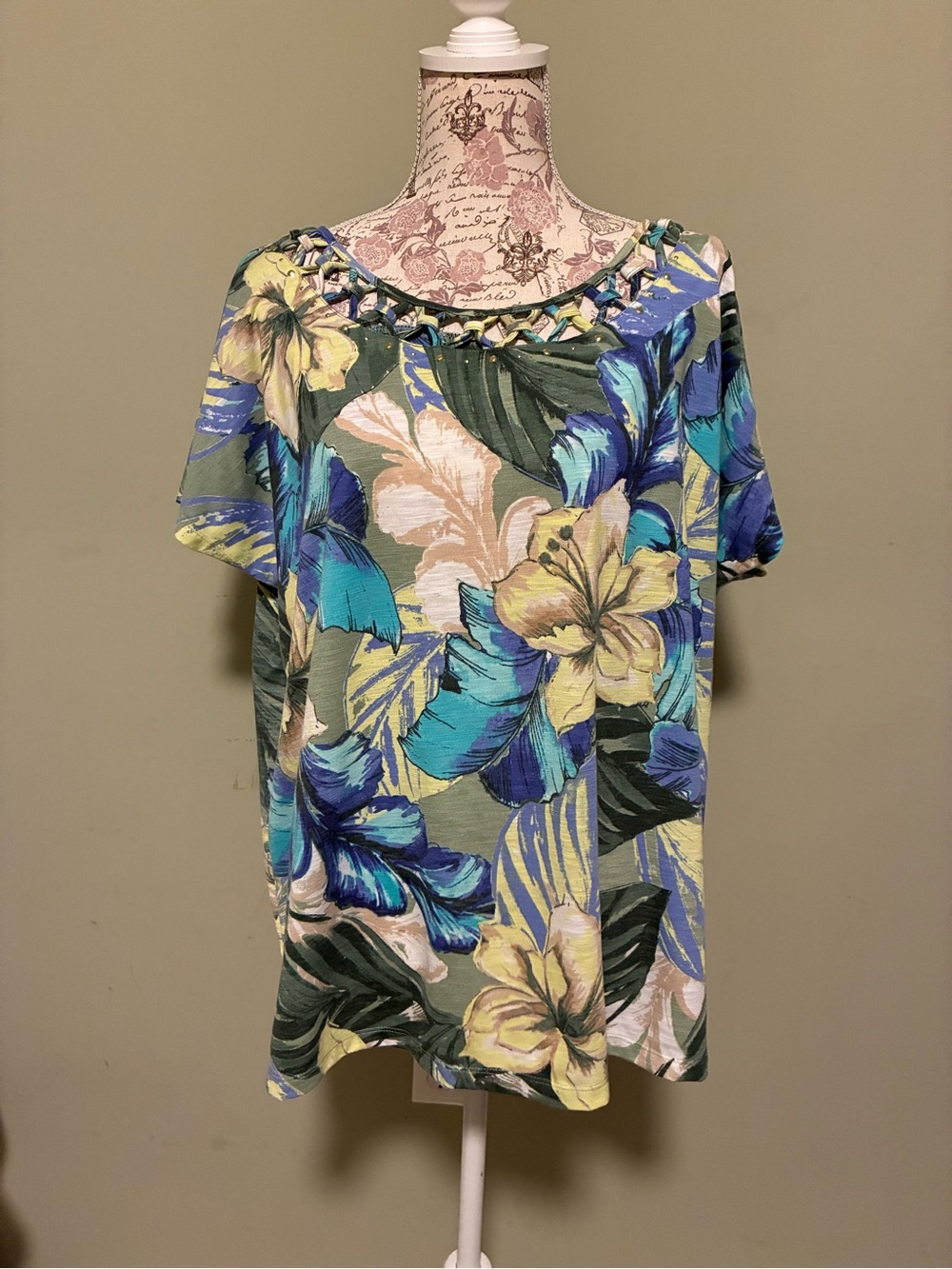 Alfred Dunner Green Tropical Floral Short-Sleeve Top with Braided Neckline
